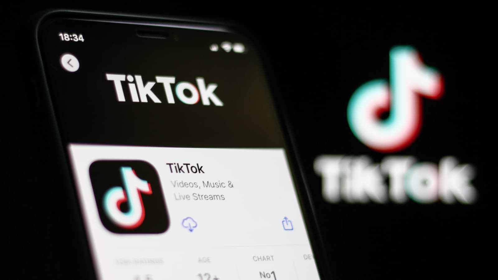 TikTok is testing a Repost button which is similar to Retweet button from Twitter