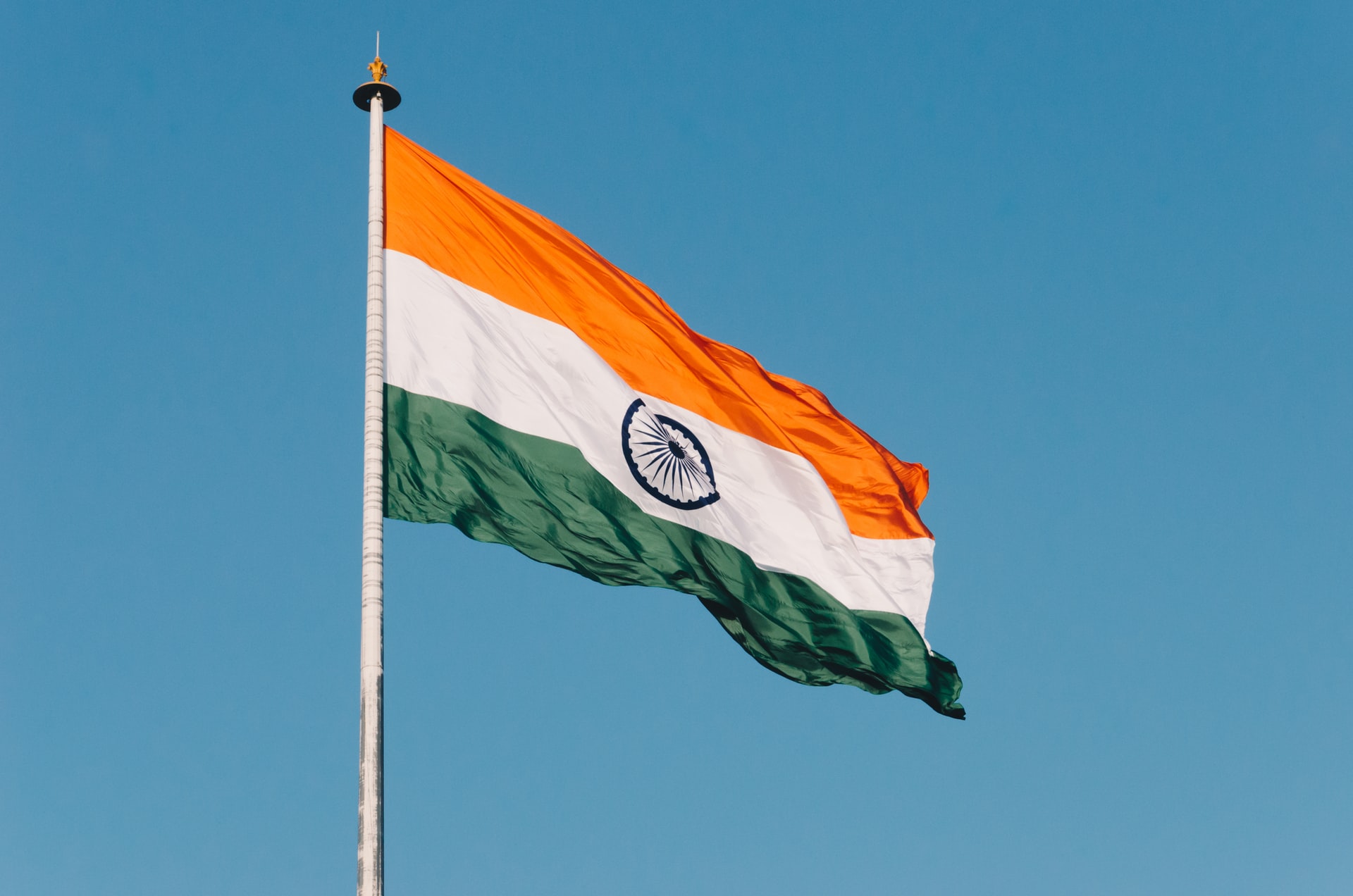 India နိုင်ငံက စမတ်ဖုန်းထုတ်လုပ်သူများနဲ့ စမတ်ဖုန်းအစိတ်အပိုင်းထုတ်လုပ်သူများကို incentive များပေးကာ ဒေသတွင်း ကုန်ထုတ်လုပ်မှုမြင့်မားလာစေရန်ဆောင်ရွက်လျှက်ရှိနေ 