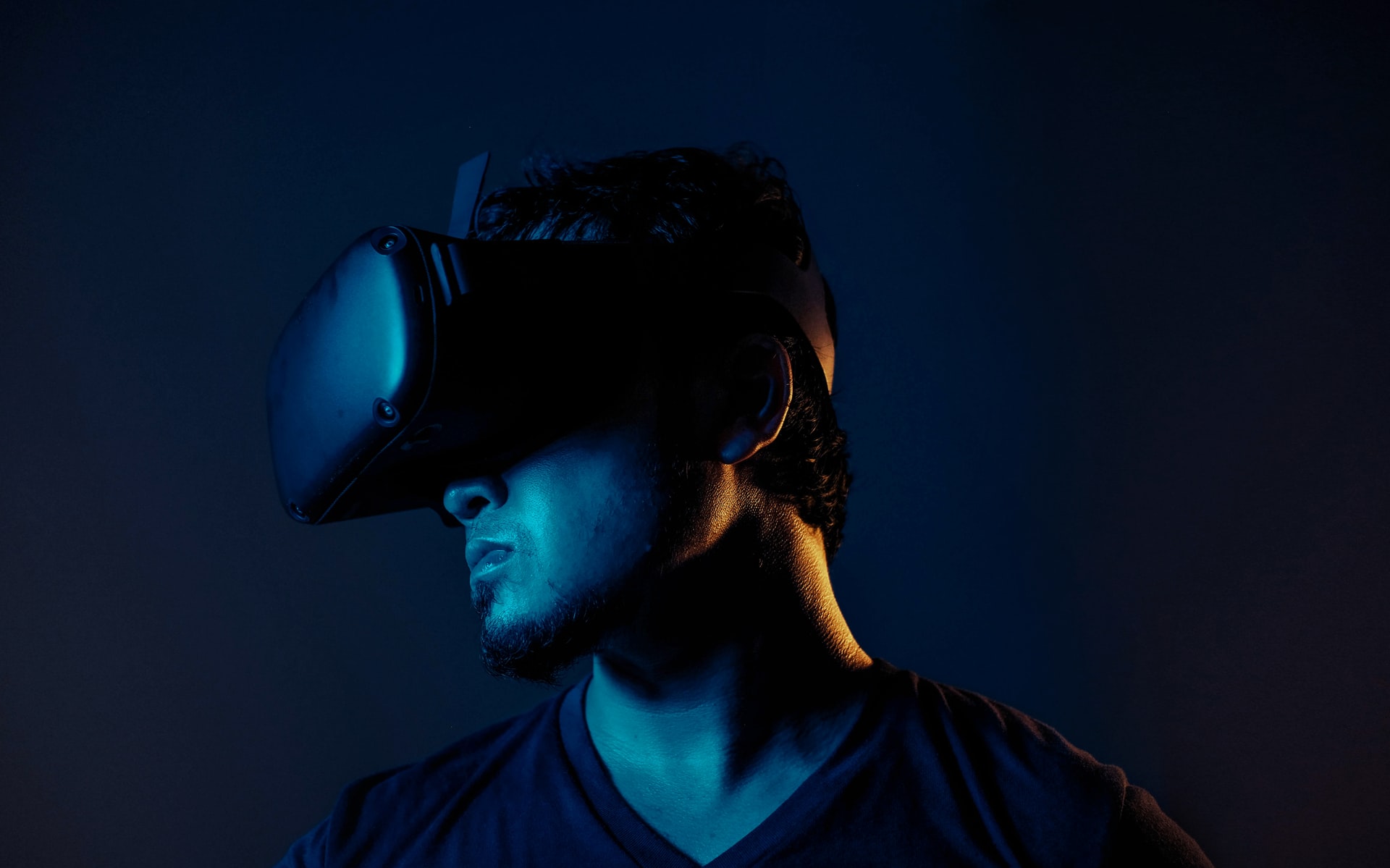 Apple ဟာ သူတို့ရဲ့ပထမဦးဆုံး VR headset ကို ထုတ်လုပ်ရန် ကြိုးပမ်းလျှက်ရှိ