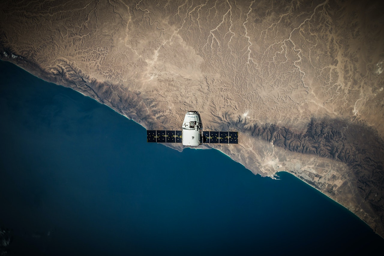 SpaceX မှ သူတို့ရဲ့ Starlink satellite internet ကွန်ယက်ကို ဂျက်လေယာဉ်ပေါ်တွင် စမ်းသပ်ရန်အတွက် စီစဉ်လျှက်ရှိ