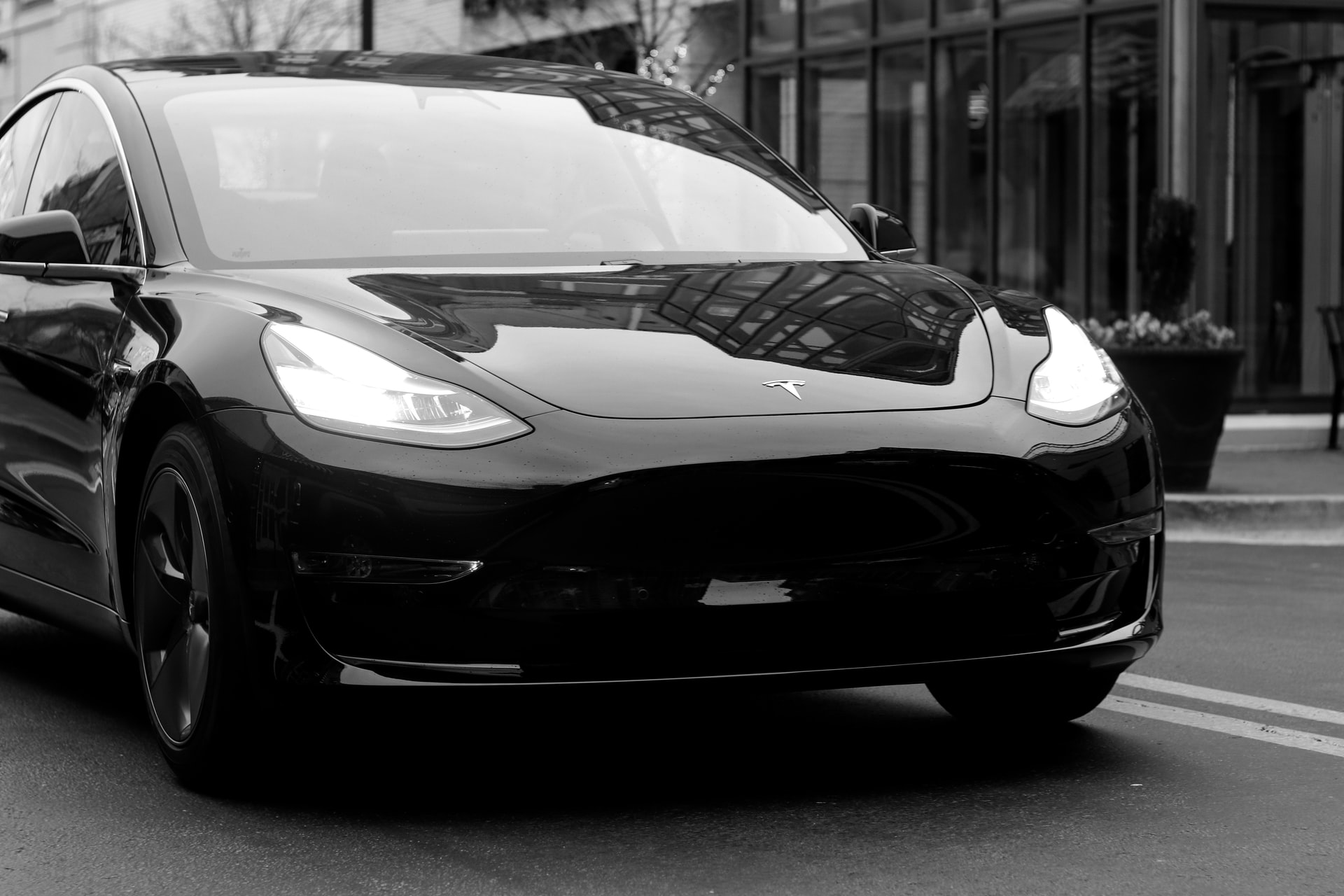၂၀၂၁ ခုနှစ်အတွင်းတွင် Tesla မှ လျှပ်စစ်ကားအစီးရေ ၁ သန်းခန့်ကို ထုတ်လုပ်ရောင်းချနိုင်ခဲ့ကြောင်း ကြေငြာချက်ထုတ်ပြန်